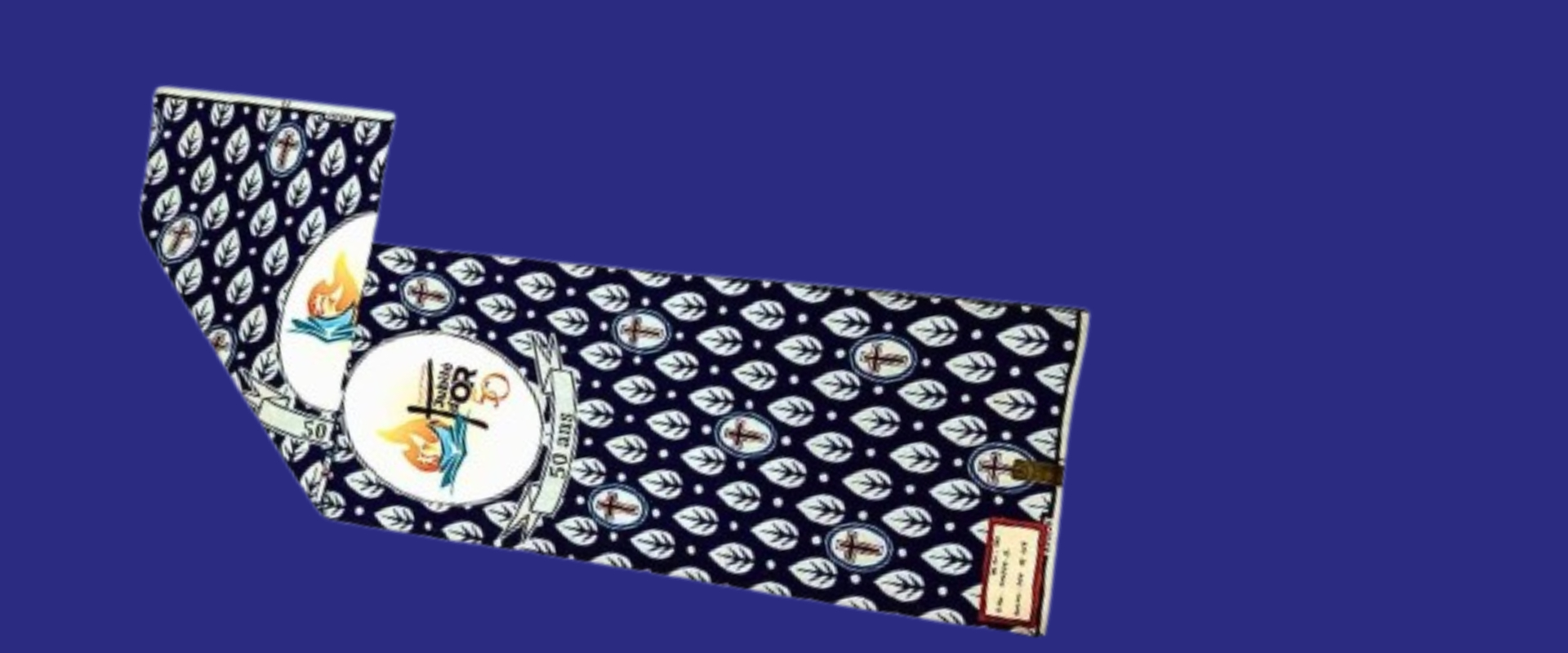 Le pagne du jubilé d’or du diocèse de Franceville est disponible